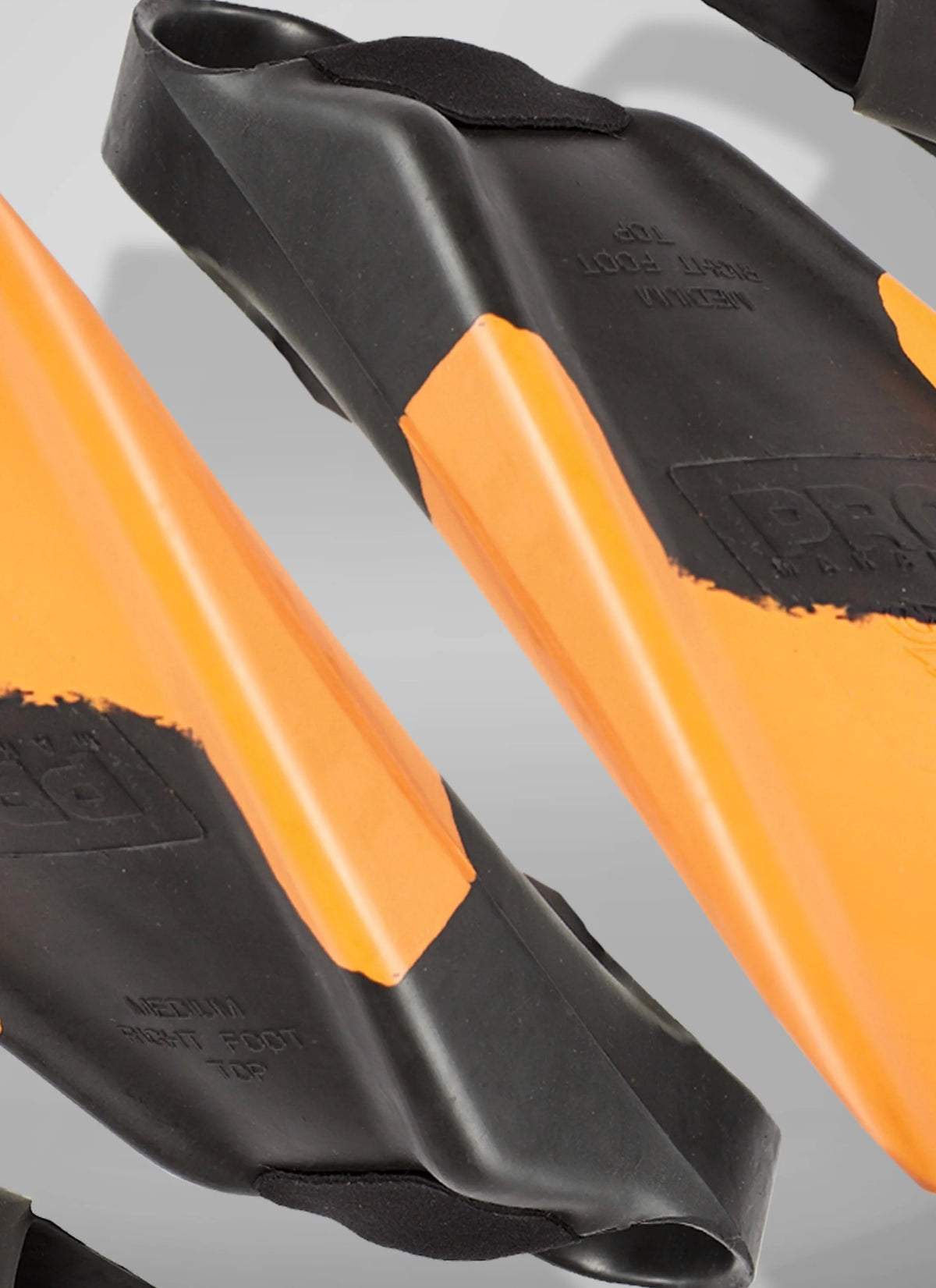 churchill-makapuu-pro-natural-gum-rubber-u4 FINSORANGE_BLACKZOOM.webp